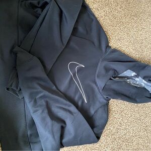 Nike Cropped Black Sweatshirt with Swoosh